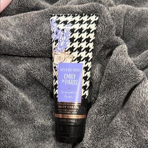 Bath & Body Works Lavender Luxe Body Cream in Black, White & Lavender